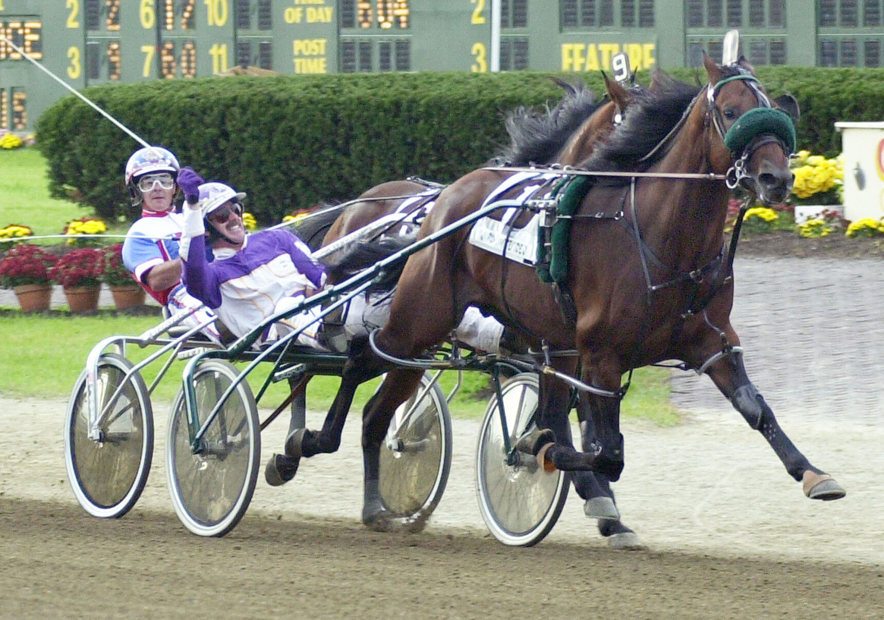 2003: No Pan Intended wins harness racing’s Triple Crown